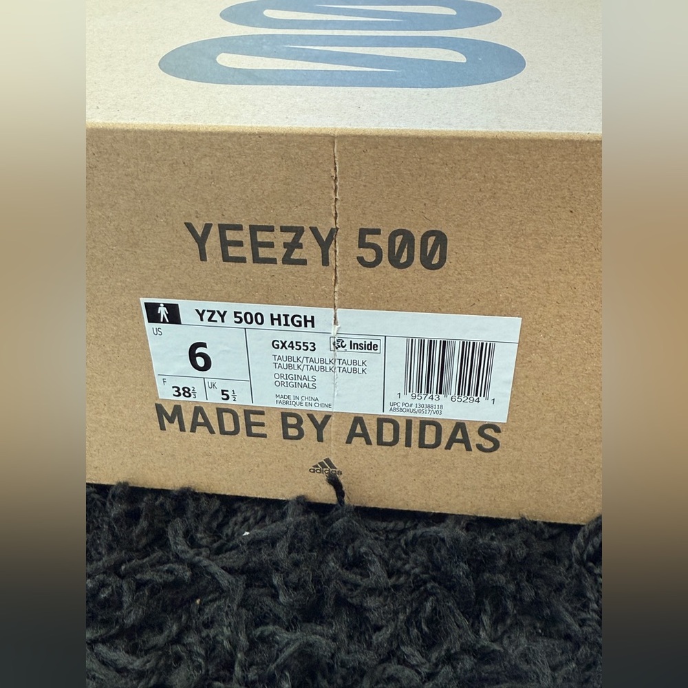 Adidas Yeezy 500 High in Taupe Black - Picture 7 of 7